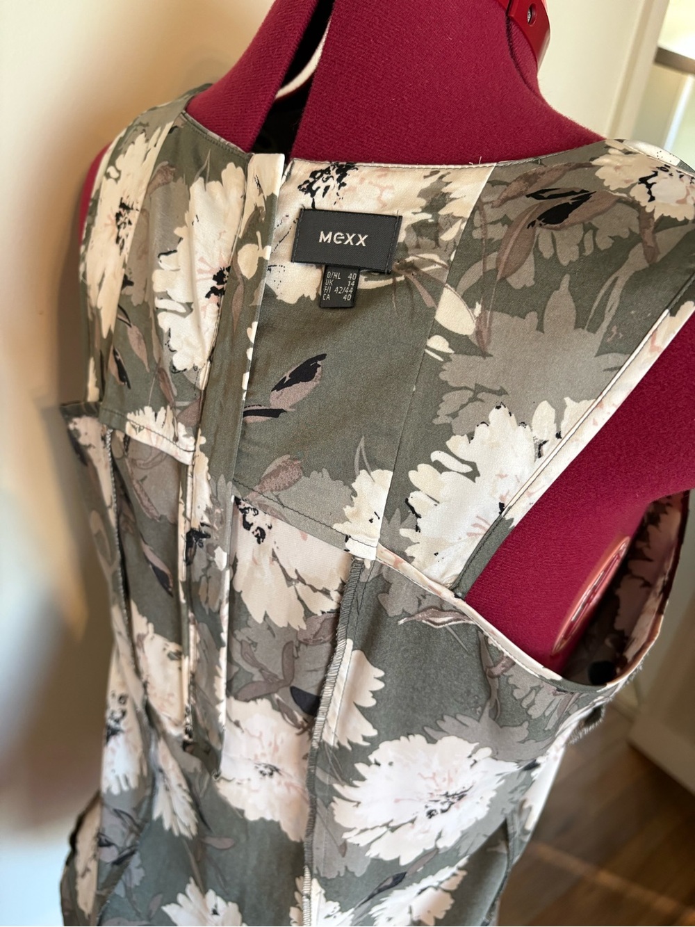 Mexx Olive Green Floral Pleated Square Neck Sleeveless Blouse Top 40 - Picture 12 of 12